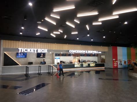 Jadwal bioskop kcm wisma asri hari ini  Platinum Cineplex Sun